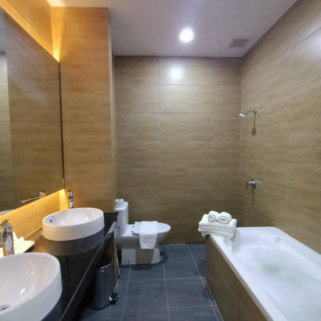 Mayflower Grande Suite Hotel Phitsanulok Luaran gambar